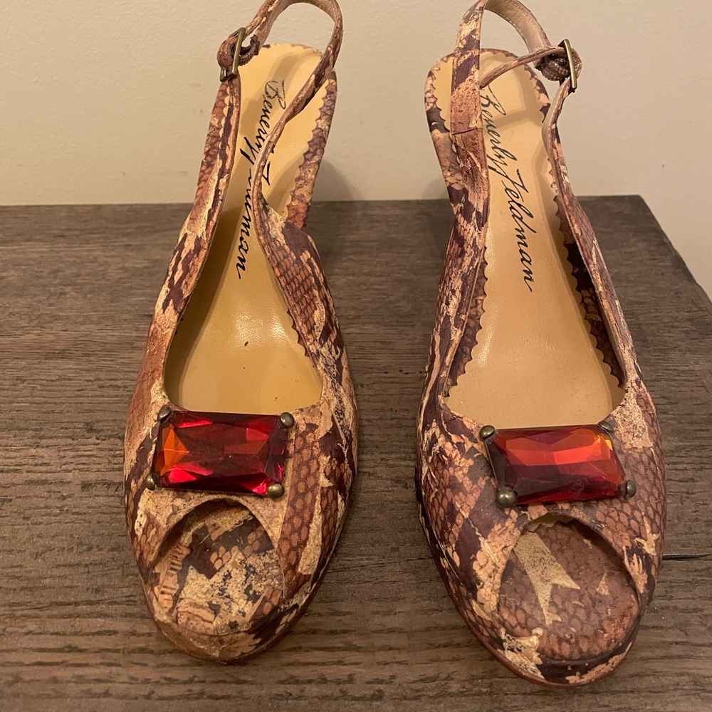 BEVERLY FELDMAN SLING BACK PEEP TOE FAUX “ANIMAL” PRINT